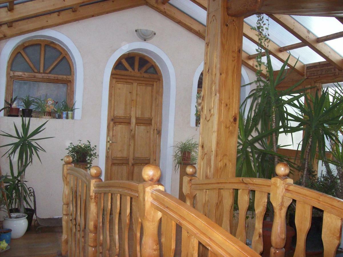 Lila Akac Vendeghaz Hotel Dabrony Bagian luar foto