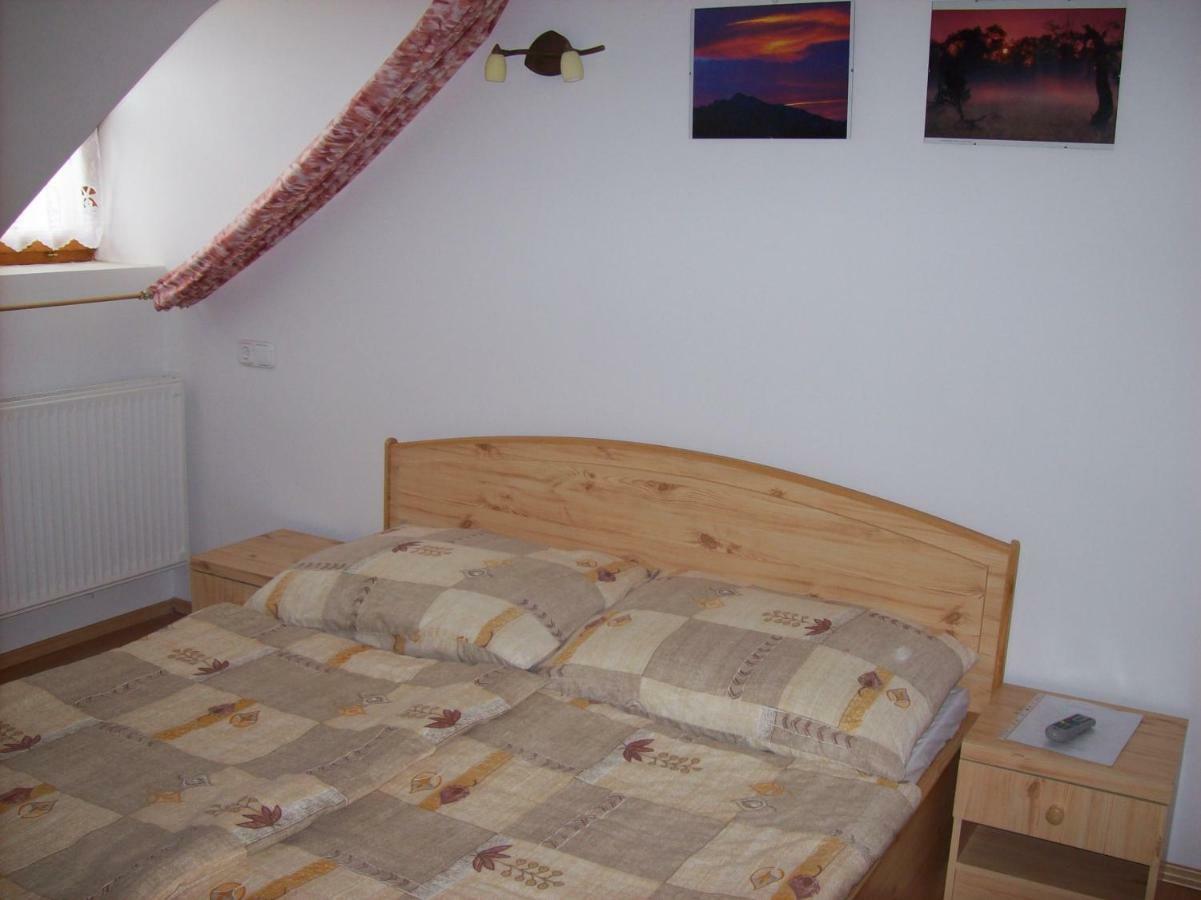 Lila Akac Vendeghaz Hotel Dabrony Bagian luar foto